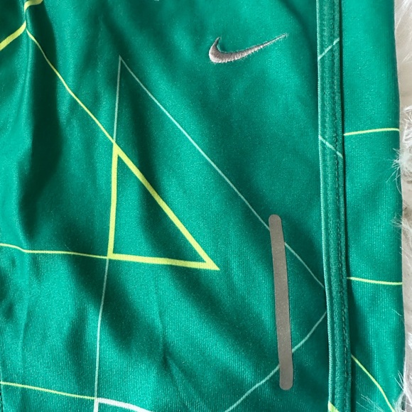 EUC Nike Vibrant Green and‎ Yellow Geometric Leggings Size S - Picture 3 of 4